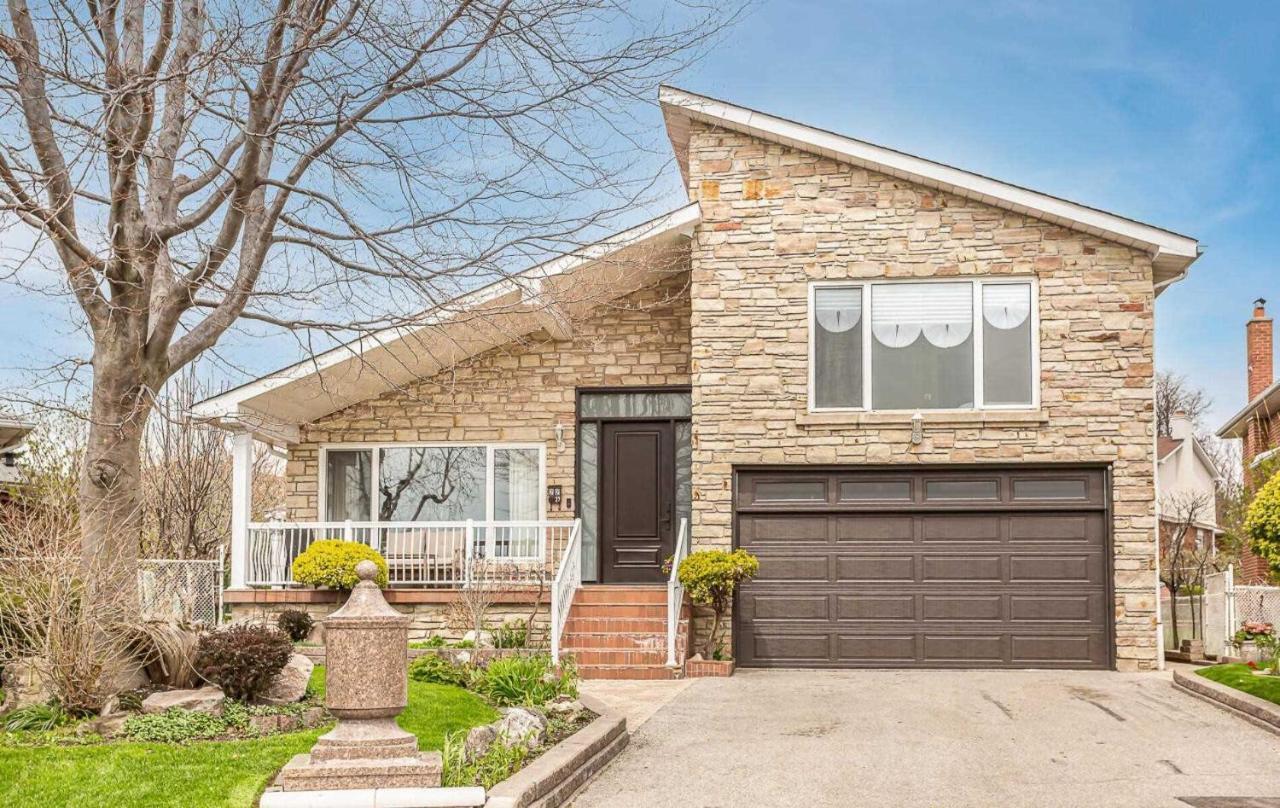 A Home Away Toronto Bagian luar foto
