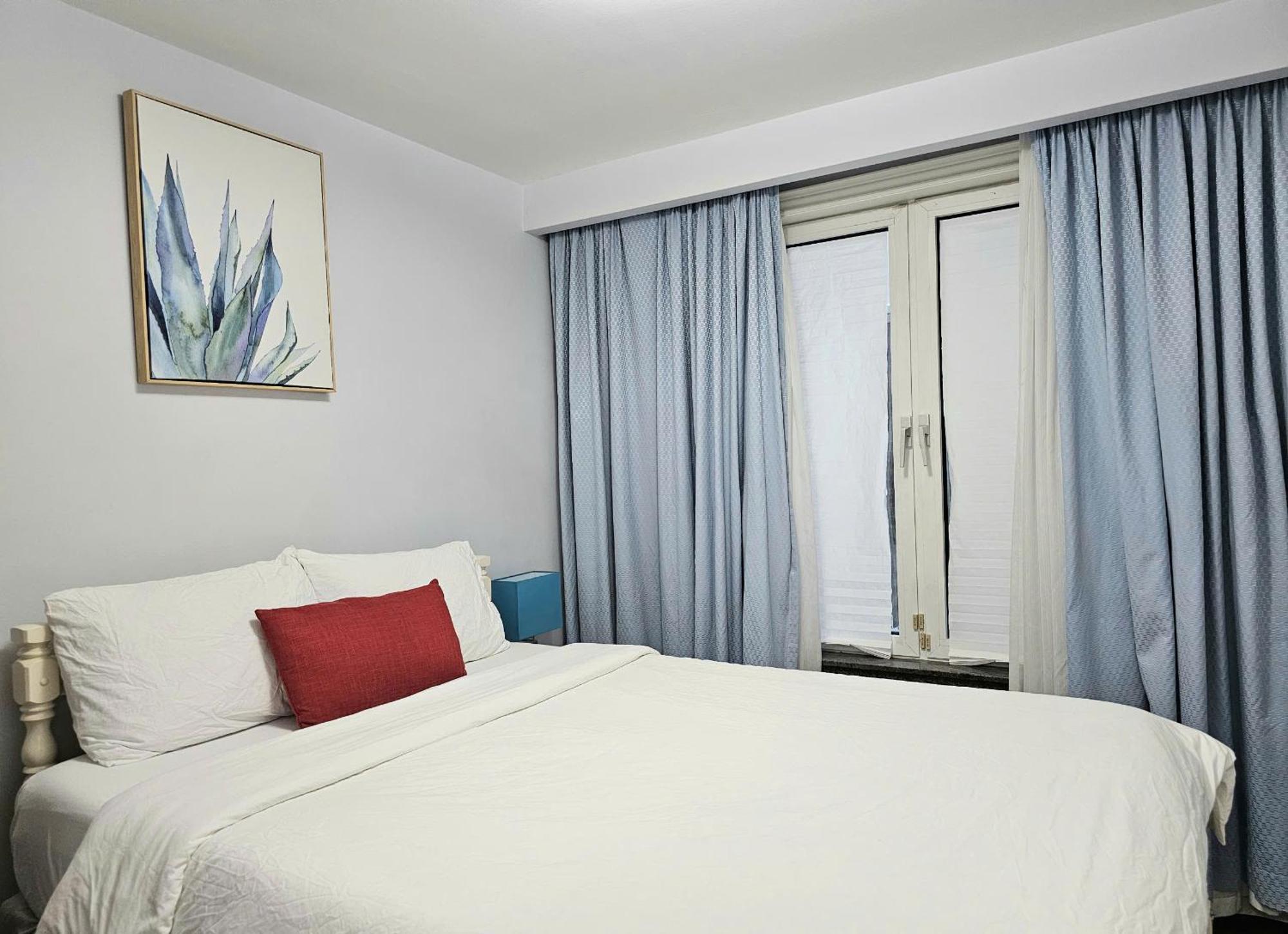A Home Away Toronto Bagian luar foto